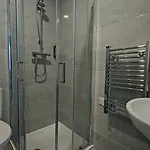 Madison House 3*
