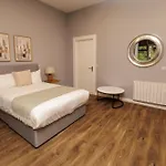 招待所 Madison House